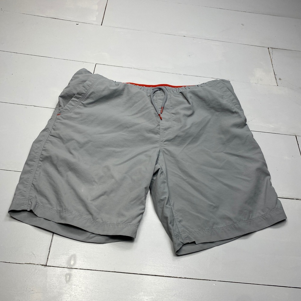 The North Face Shorts Mens Large Grey Red Logo Athletic Hiking Casual 15712